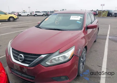 2017 Nissan Altima 2.5 Sv z USA, uszkodzony, nr VIN 1N4AL3AP0HC196224